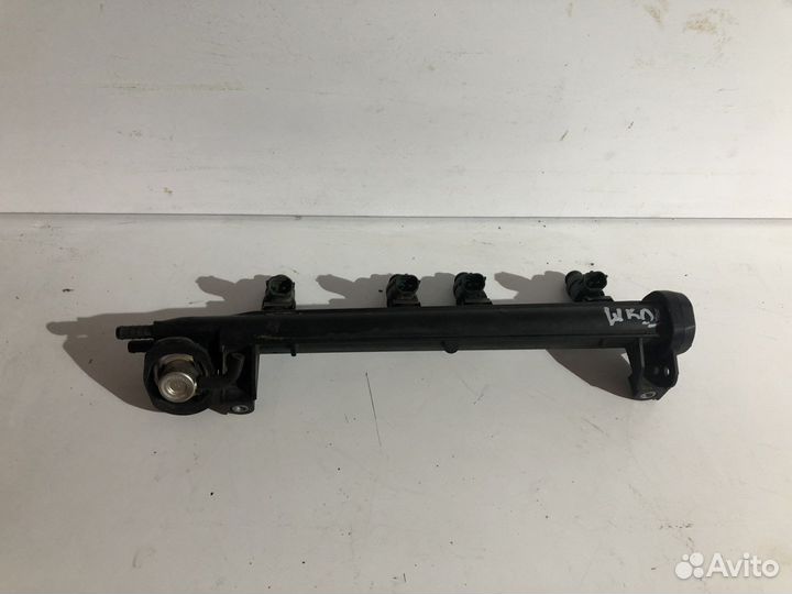 Топливная рампа с форсунками Шкода Октавия Тур