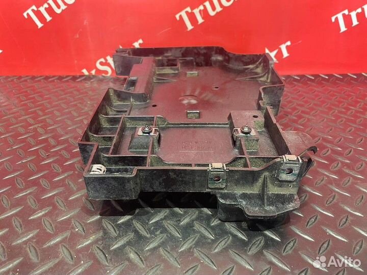 Кронштейн крепления короба Renault T