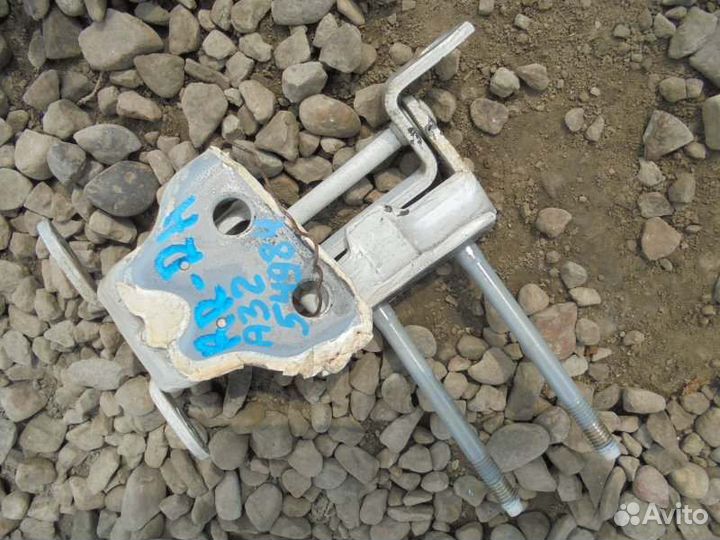 Петля двери задняя правая Nissan Cefiro A32 VQ20DE