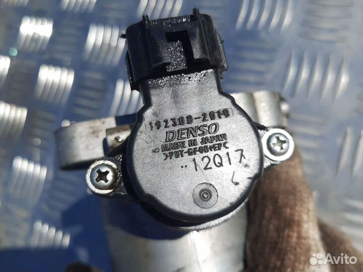 Дросельная заслонка Тойота Хайлюкс 2014 2.5