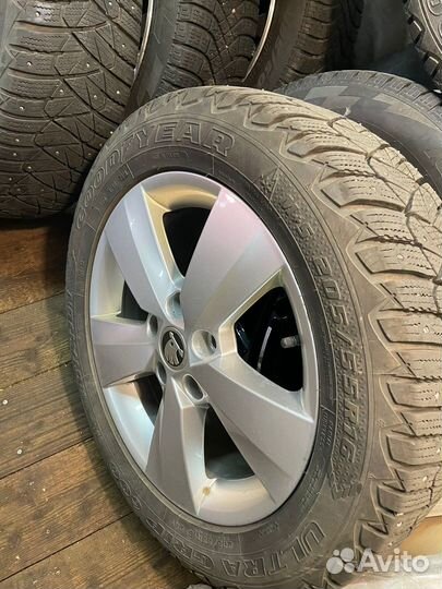 Goodyear Ultragrip 600 205/55 R16