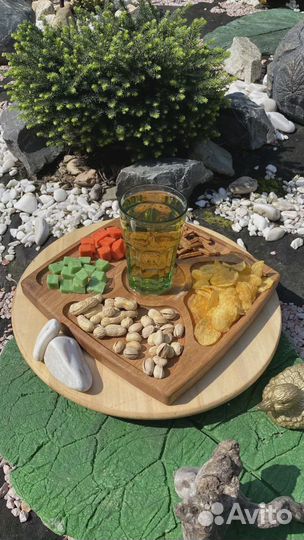 Менажница деревянная квадратная на 4+1 секцию