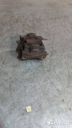 Суппорт тормозной задний Citroen C5 2003 Y4152