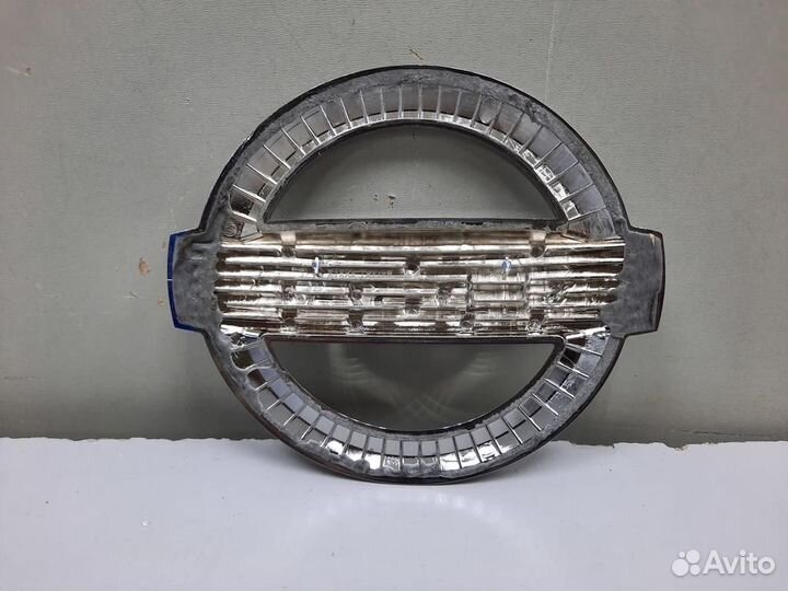 Эмблема задняя nissan X-trail T32