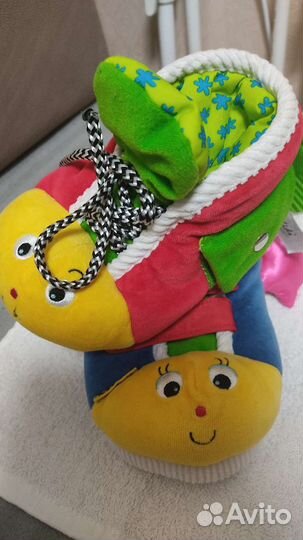 Развивающие башмачки, пазлы, руль, резиночки