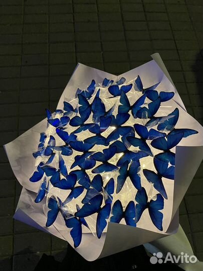 Букет бабочек светящихся