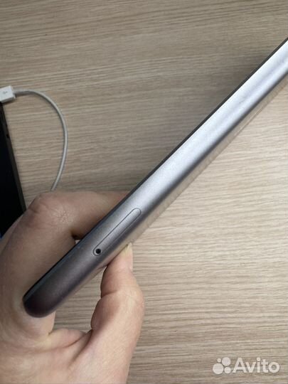 iPad 5 128Gb wifi+sim акк.83%