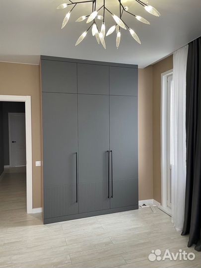 Шкаф распашной в спальню