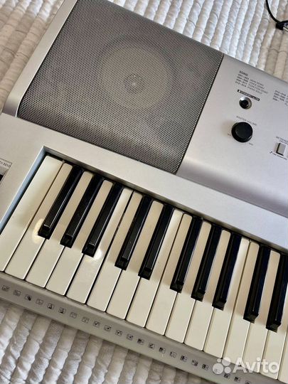 Синтезатор Yamaha Portable Grand DGX-220