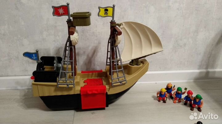 Пиратский корабль red box