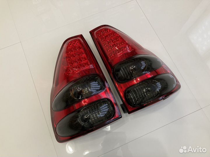 Фонарь задний Toyota Land Cruiser Prado (120)