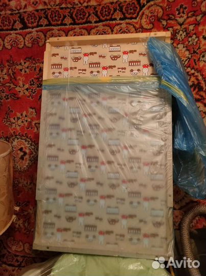 Пеленальный столик на кроватку