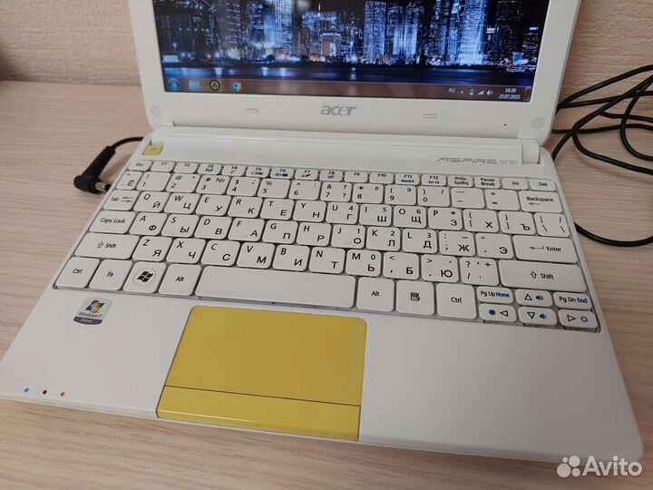 Нетбук Acer aspire one
