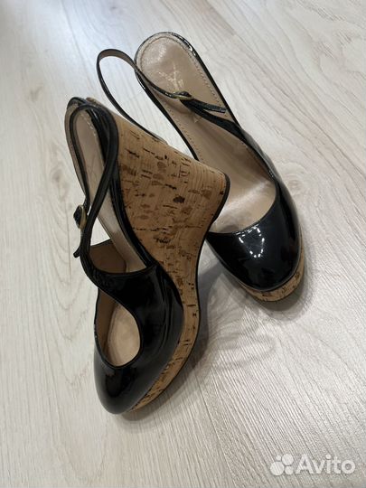 Босоножки женские