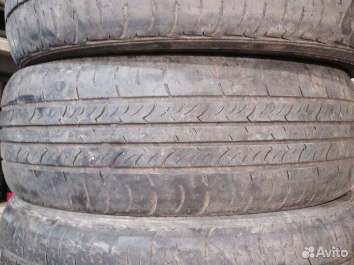 Roadstone Classe Premiere CP672 215/60 R16