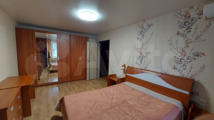 2-к. квартира, 57 м², 5/10 эт.
