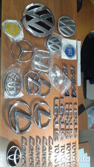 Эмблема на капот на крышу багажника Toyota