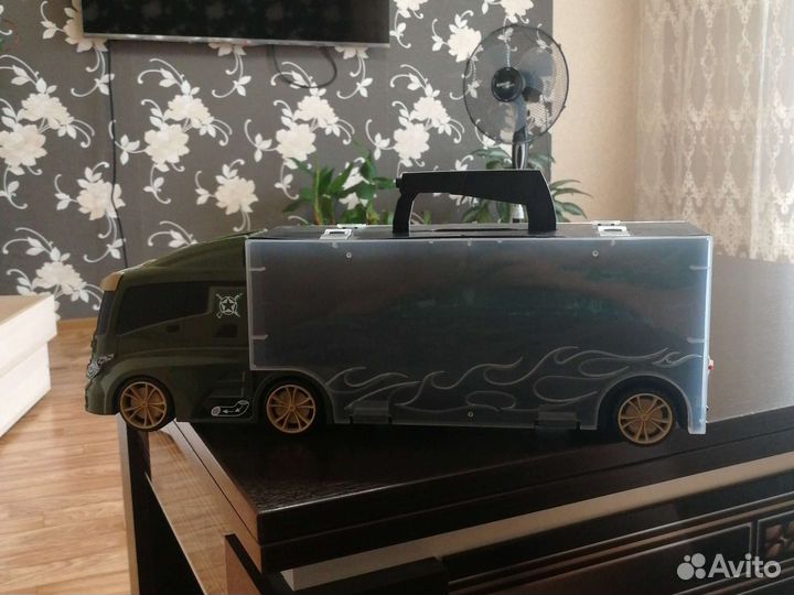 Набор с машинками б/у