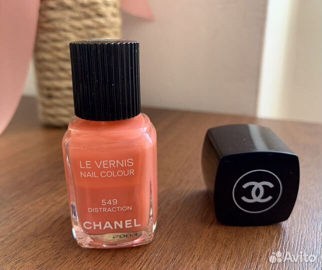 Лак для ногтей Chanel 549 Distraction