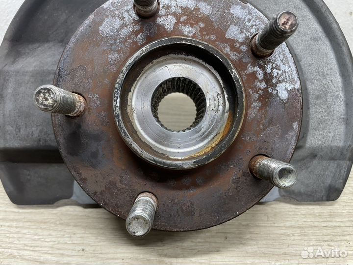 Кулак правый передний Mitsubishi Lancer 10