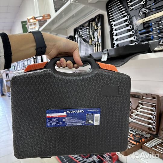 Пневмогайковерт 1/2 680Nm с набором головок