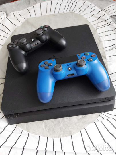 Sony PS4 slim, 2 джойстика+ диски