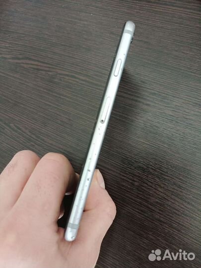 Телефон iPhone 6s