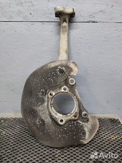 Кулак поворотный передний левый Audi A6 C7 cdnb