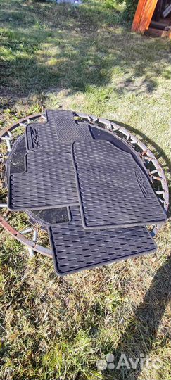 Автомобильные коврики резиновые