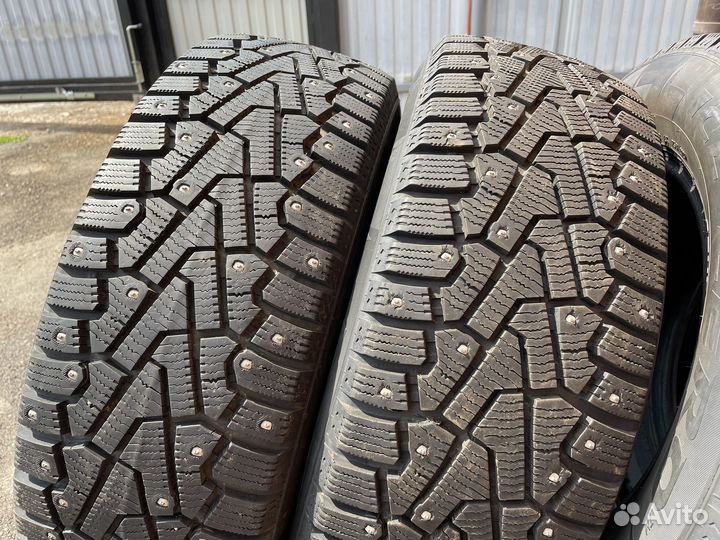 Pirelli Ice Zero 215/65 R16