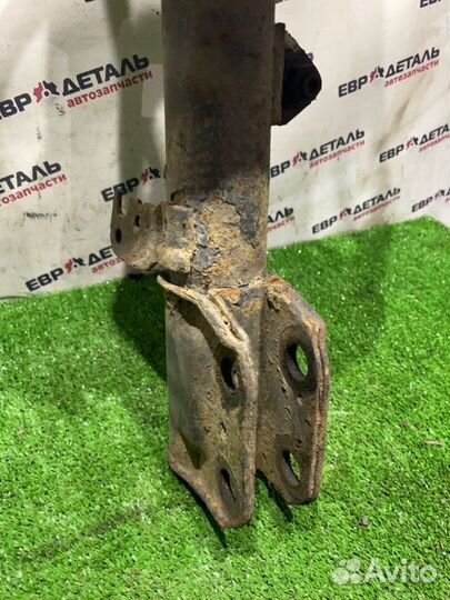 Амортизатор подвески передний левый Toyota Avensis