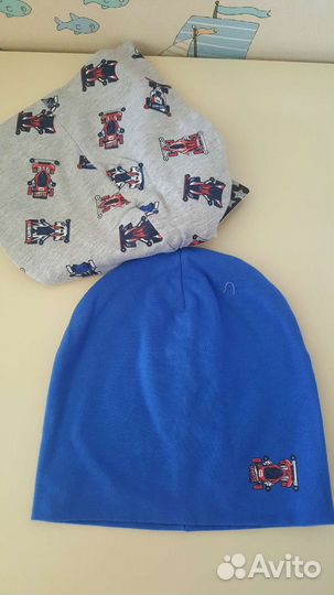 Комплект новых шапок 48-50