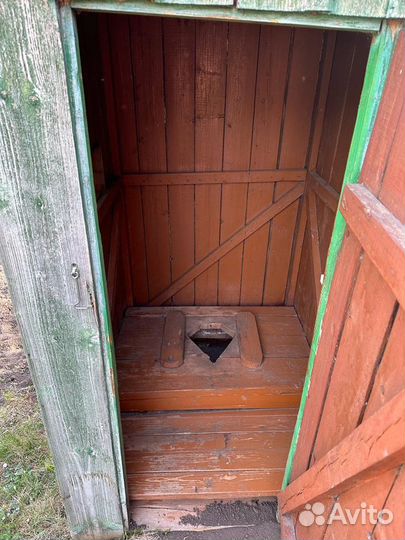 Уличный туалет деревянный