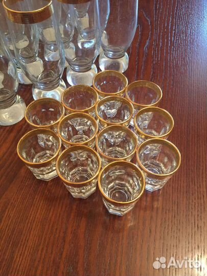 Набор бокалов и рюмок