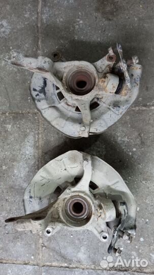 Поворотный кулак передний Toyota Camry С40