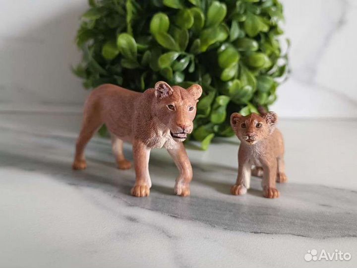 Фигурки Schleich семья львов