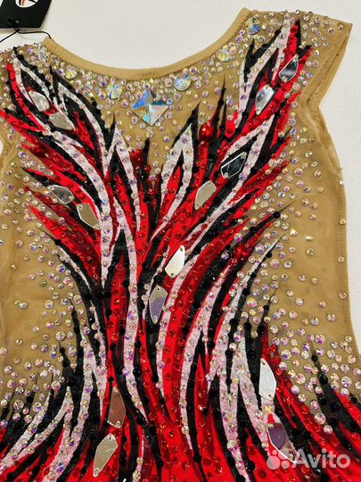 Купальник для художественной гимнастики красный