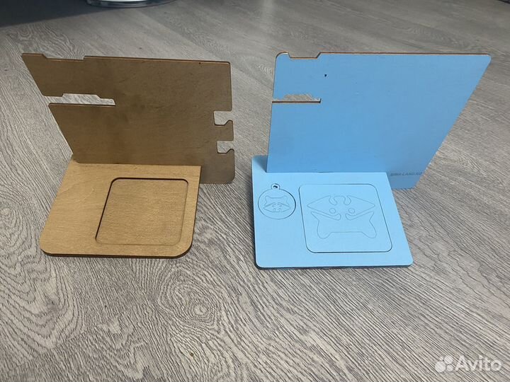 Подставка для телефона, часов и наушников