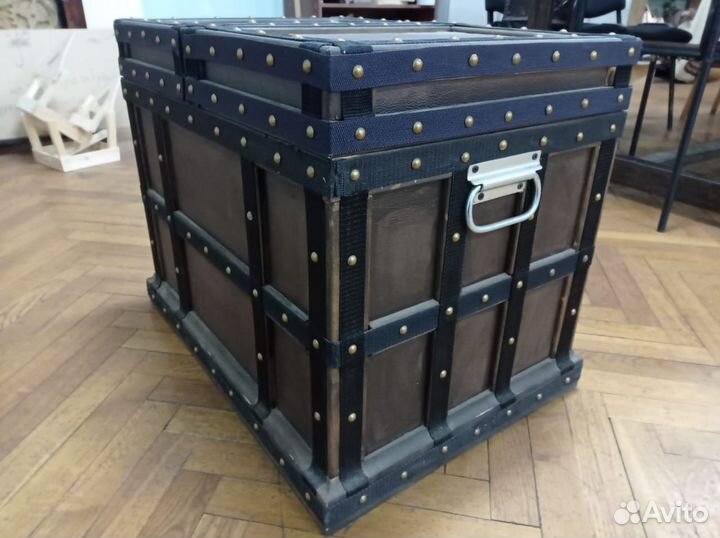 Сундук деревянный