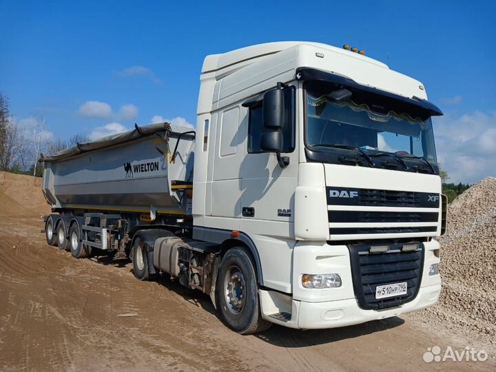 DAF XF105.410 с полуприцепом, 2012