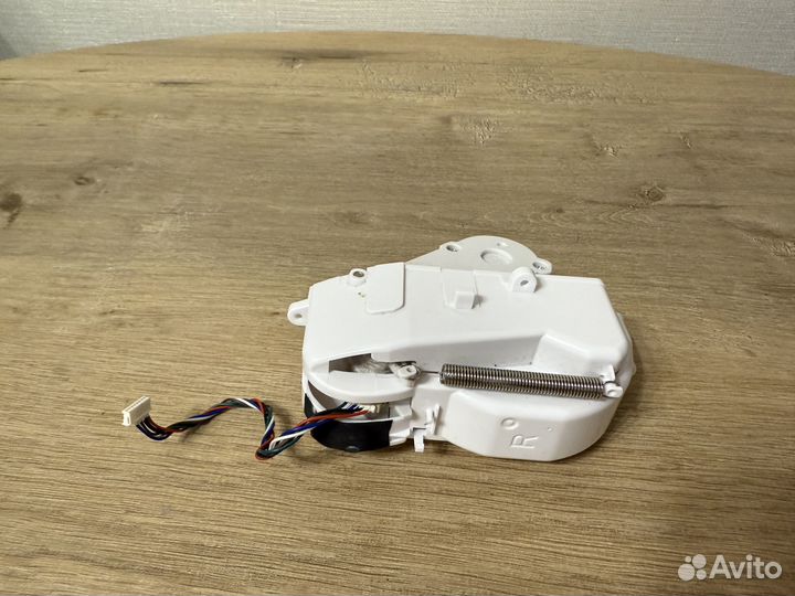 Колесо правое R Mi Robot Vacuum-Mop Essential