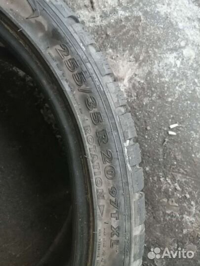 Nokian Tyres Hakkapeliitta 7 255/35 R20