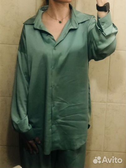 Костюм женский атласный