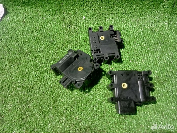 Моторчики заслонки печки Мазда 3 бк