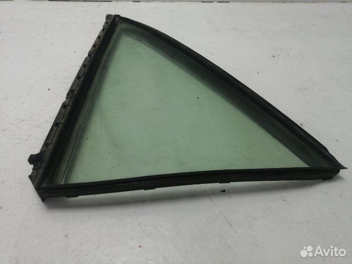 Стекло двери (форточка) заднее правое Toyota Camry