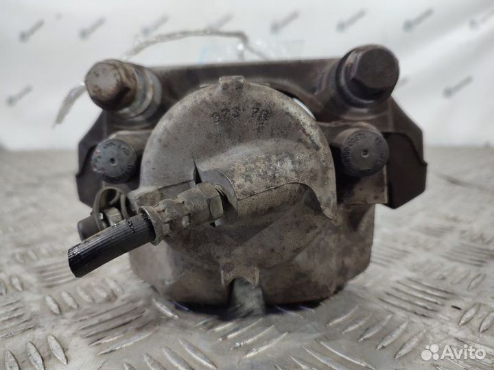 Суппорт передний левый Bmw 3-Series E90 N43B20