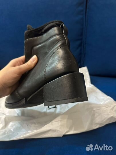 Пуховик и вещи женские