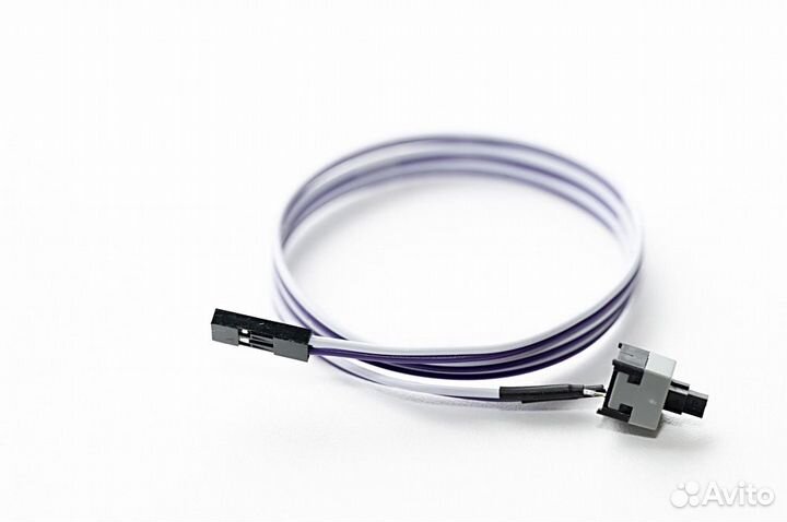 Кнопка включения компьютера с кабелем