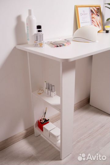 Стол для маникюра новый белый