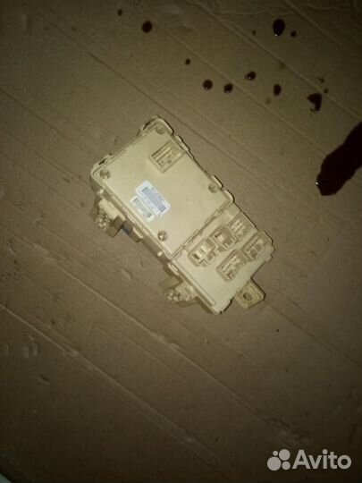 Блок предохранителей Toyota Avensis II 2003-2008